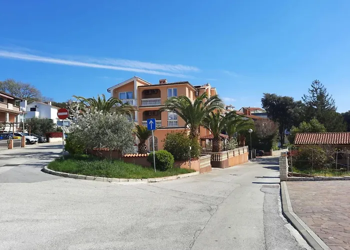 Appartement Canaria 2 By Interhome Pula