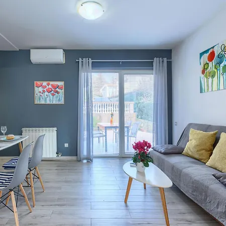 Apartment Canaria 2 By Interhome *
