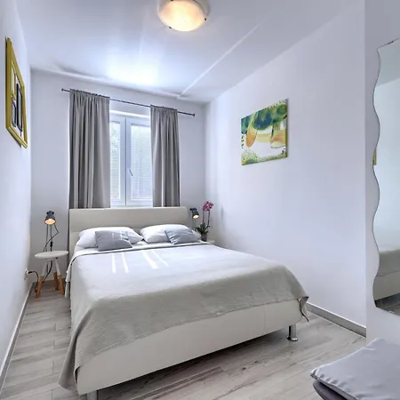 Apartment Canaria 2 By Interhome *