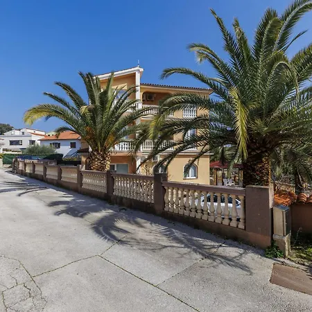 Canaria 2 By Interhome Apartament Pula