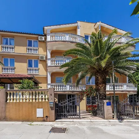 Canaria 2 By Interhome *